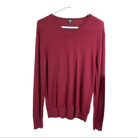 Uniqlo mens V-Neck sweater pure new wool. Long sleeve size medium. Maroone - Picture 5 of 9
